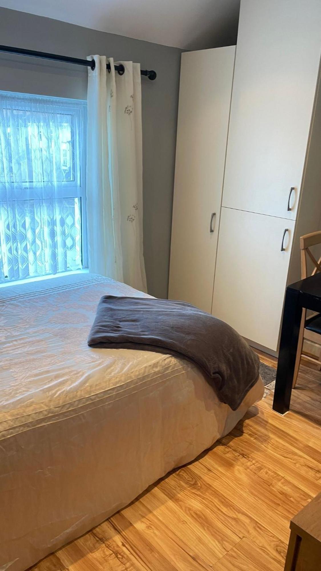 Cute Tiny In Centre Apartment *